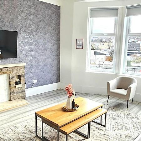Spacious Haven With Free Parking 글라스고 외부 사진