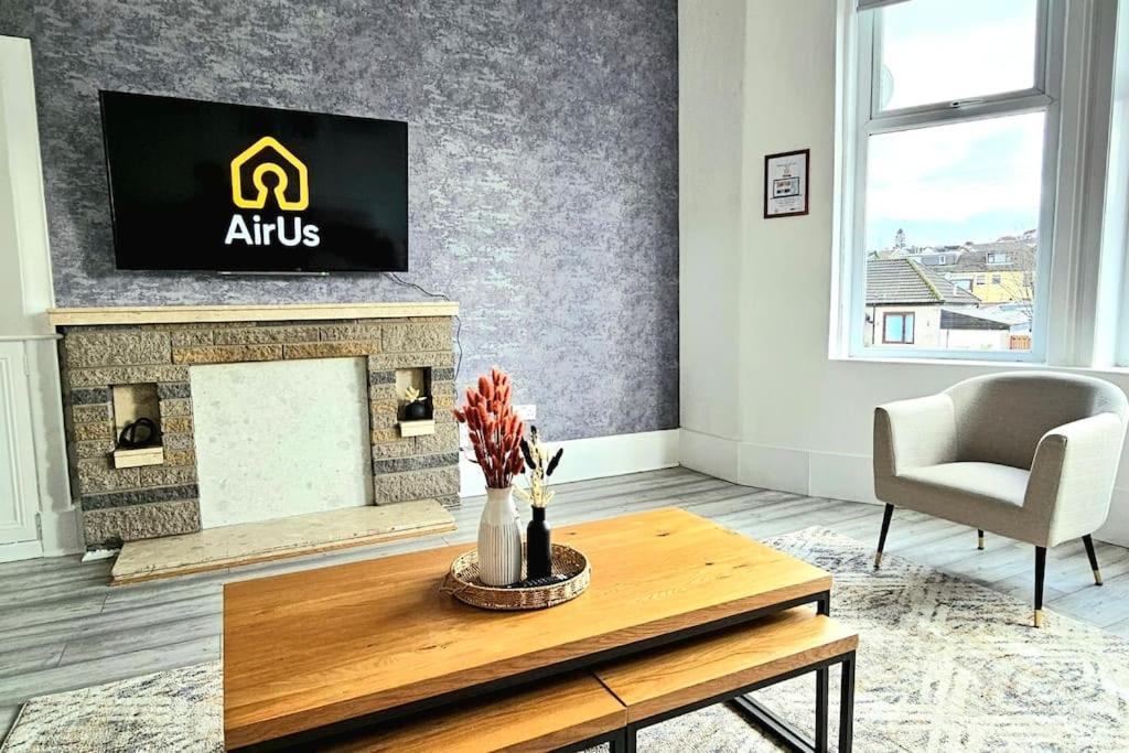 Spacious Haven With Free Parking 글라스고 외부 사진