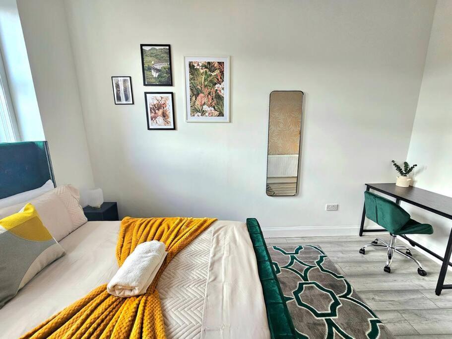 Spacious Haven With Free Parking 글라스고 외부 사진