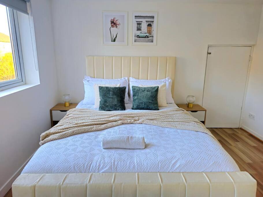 Spacious Haven With Free Parking 글라스고 외부 사진
