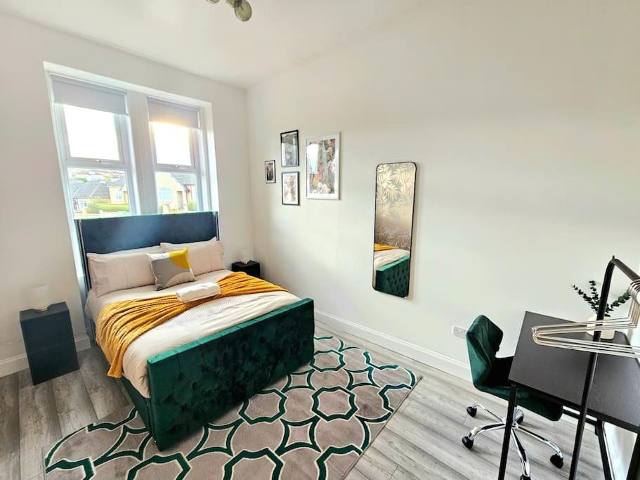 Spacious Haven With Free Parking 글라스고 외부 사진